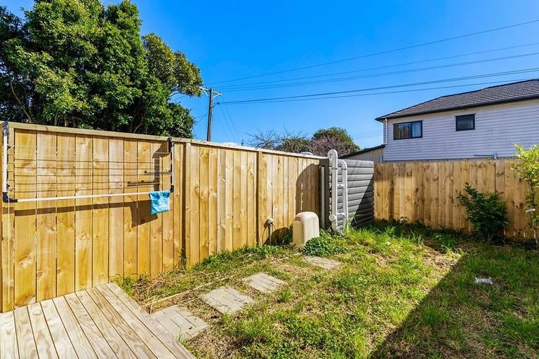 Photo of property in 9/54 Swanson Road, Henderson, Auckland, 0610