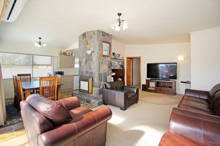 Photo of property in 5 Dreadon Road, Manurewa, Auckland, 2102