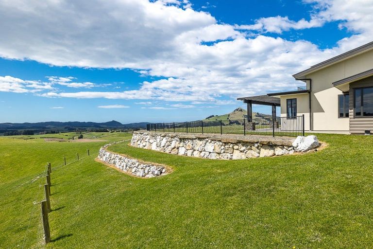 Photo of property in 220 Taieri Peak Road, Meadowbank, Palmerston, 9481