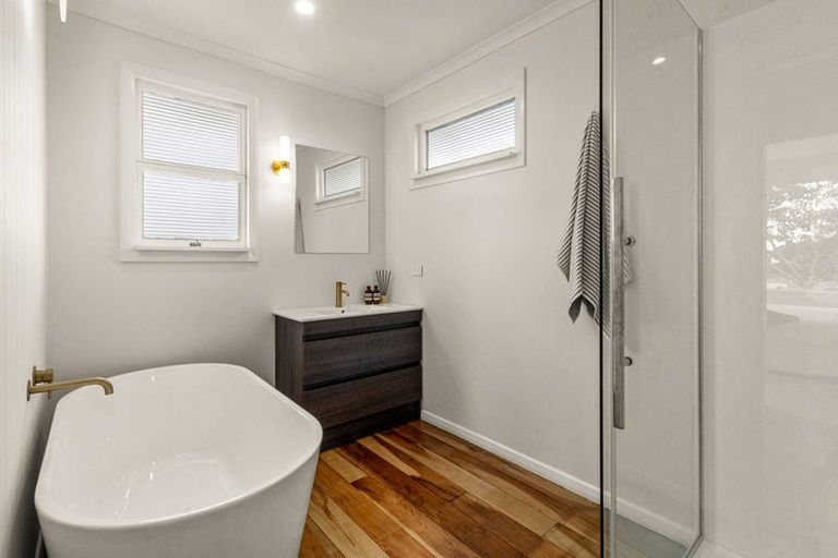 Photo of property in 1 Galt Street, Hawera, 4610