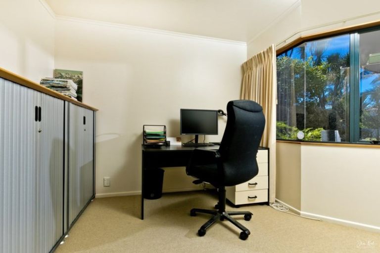 Photo of property in 1 Tui Street, Torbay, Auckland, 0630