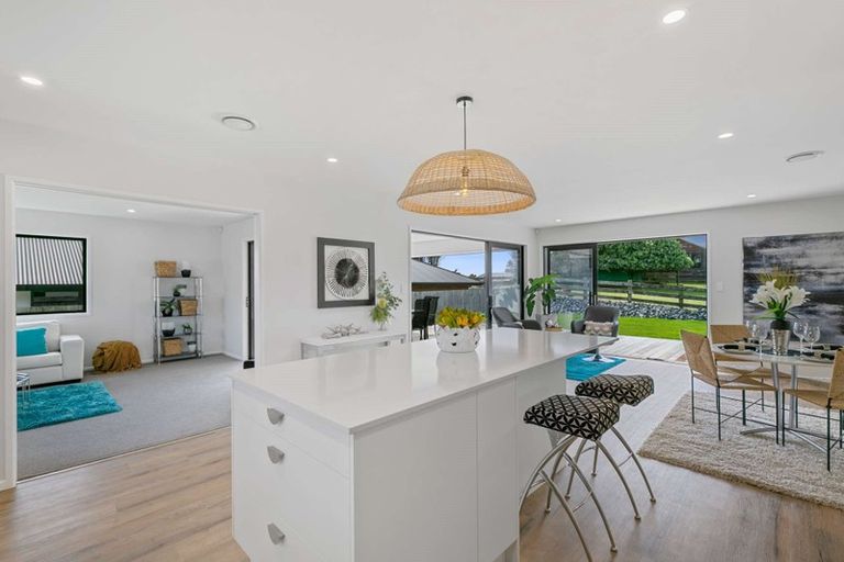 Photo of property in 2 Evan Tasman Lane, Waiuku, 2123