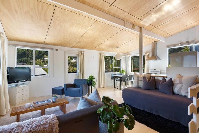 Photo of property in 255 Fernhill Road, Sunshine Bay, Queenstown, 9300