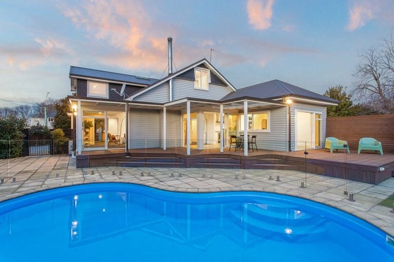 Photo of property in 3 Strowan Road, Strowan, Christchurch, 8052