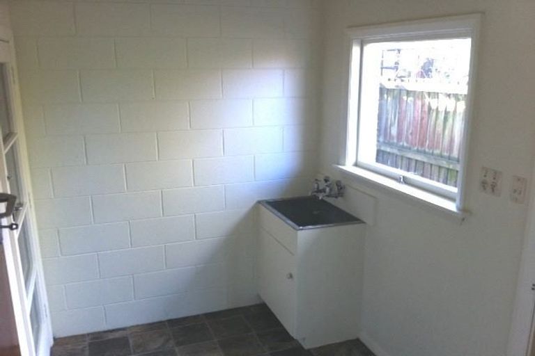 Photo of property in 1/400 Memorial Avenue, Burnside, Christchurch, 8053