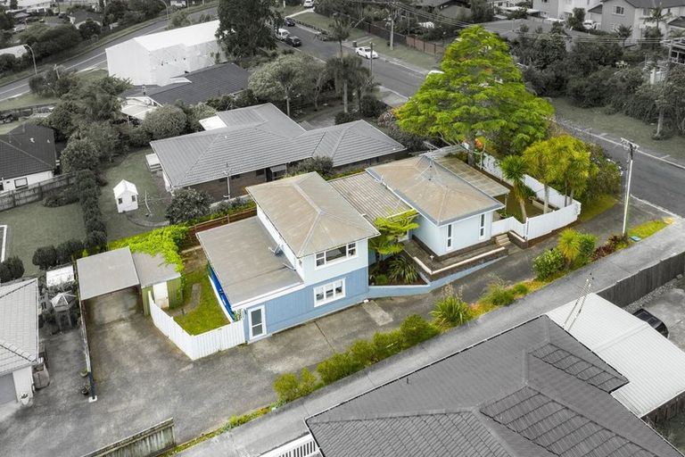 Photo of property in 1/1 Tainui Street, Torbay, Auckland, 0630