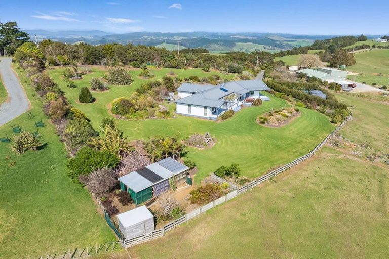 Photo of property in 601 Cable Bay Block Road, Cable Bay, 0420