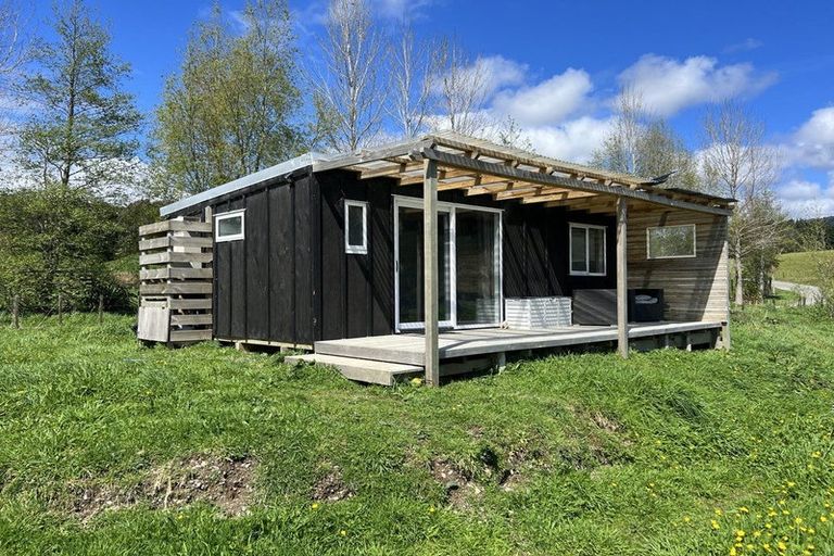 Photo of property in 33 Ratadale Road, Reikorangi, Waikanae, 5391