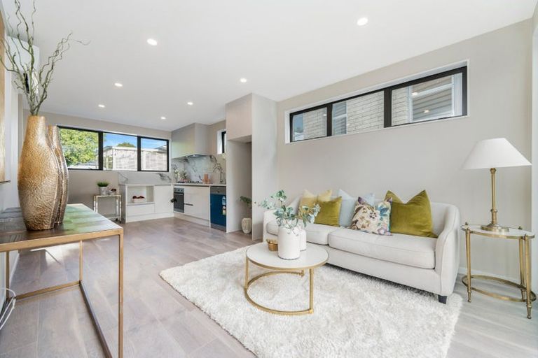 Photo of property in 15a Joyce Street, Pahurehure, Papakura, 2113