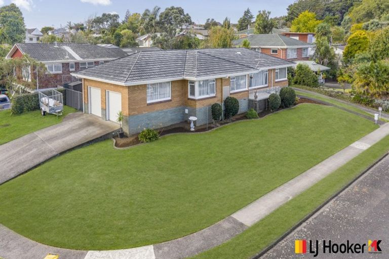 Photo of property in 5 Freshney Place, Hillpark, Auckland, 2102