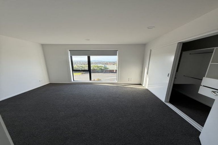 Photo of property in 2/504 Don Buck Road, Massey, Auckland, 0614