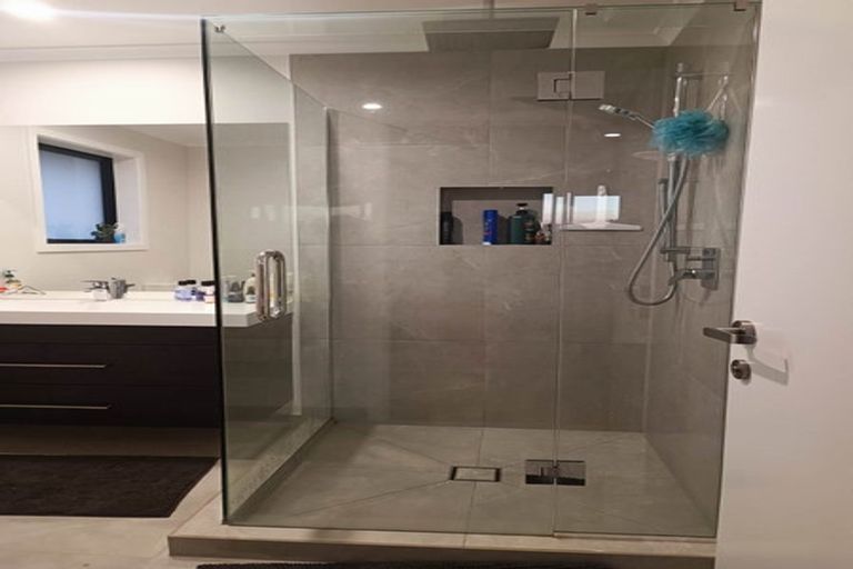 Photo of property in 90 Johnstone Drive, Fitzherbert, Palmerston North, 4410