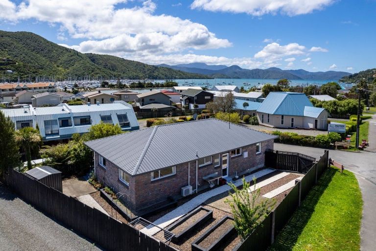 Photo of property in 289 Waikawa Road, Waikawa, Picton, 7220
