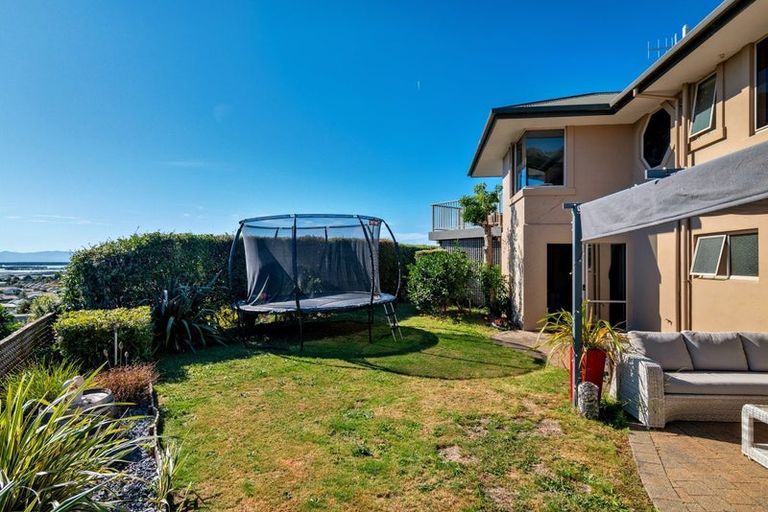 Photo of property in 18 Clairmont Heights, Stoke, Nelson, 7011