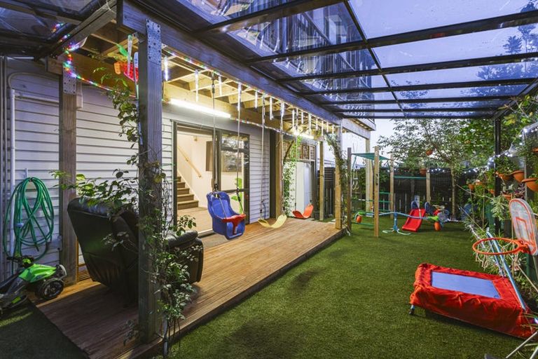 Photo of property in 4337 Great North Road, Glendene, Auckland, 0602