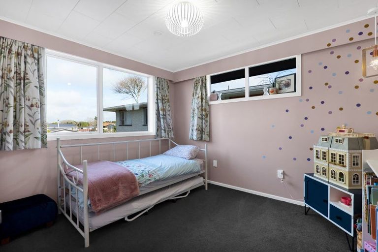 Photo of property in 17 Oberon Street, Stratford, 4332