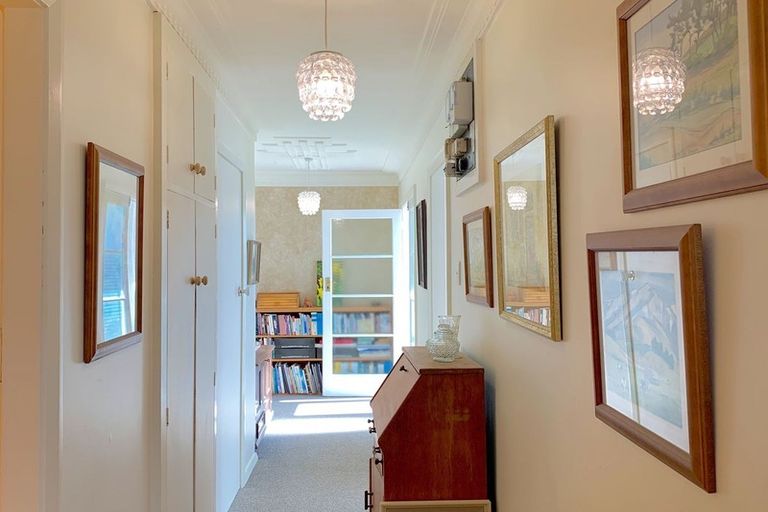 Photo of property in 61 Rhodes Street, Waimate, 7924