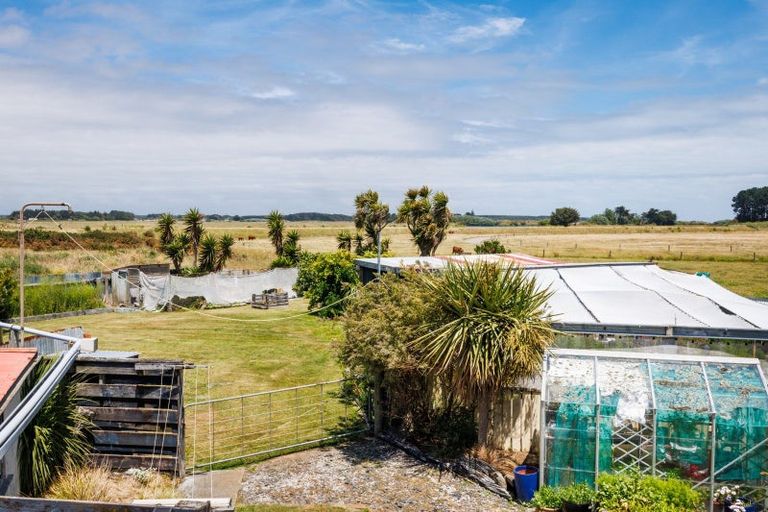 Photo of property in 1931 Parewanui Road, Parewanui, Bulls, 4894