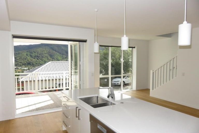 Photo of property in 56c Nicholson Road, Khandallah, Wellington, 6035