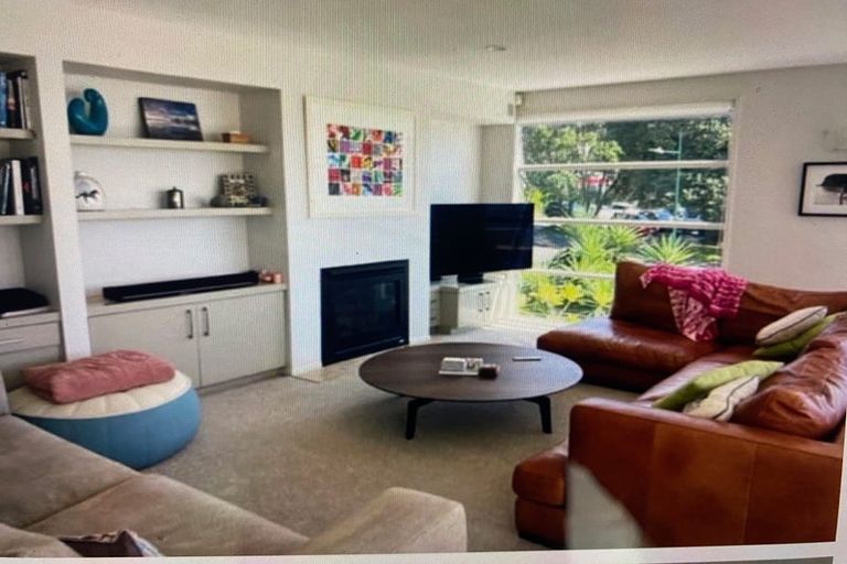 Photo of property in 17a The Strand, Takapuna, Auckland, 0622