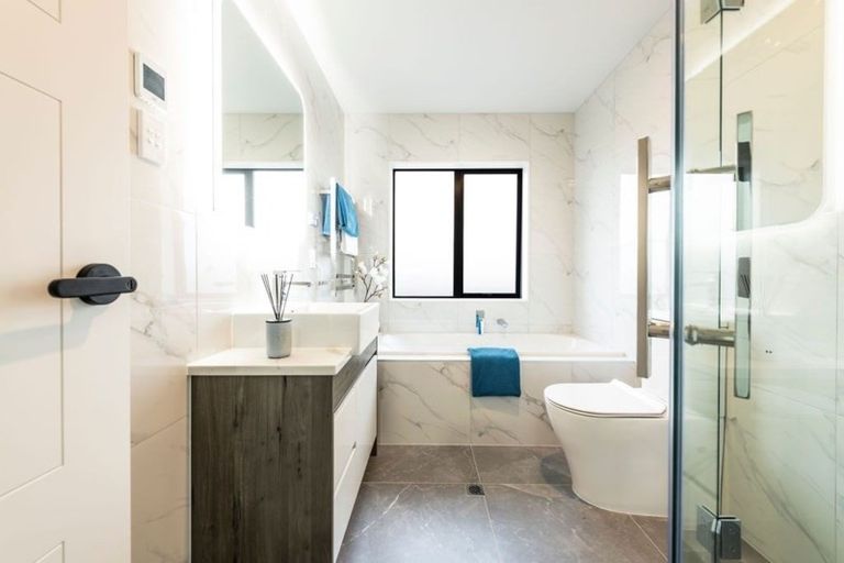 Photo of property in 42 Tir Conaill Avenue, Flat Bush, Auckland, 2019