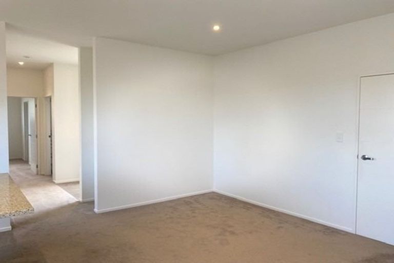 Photo of property in 1 Howden Lane, Golflands, Auckland, 2013