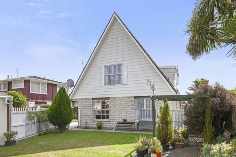 Photo of property in 7 Hawkswood Place, Avonhead, Christchurch, 8042