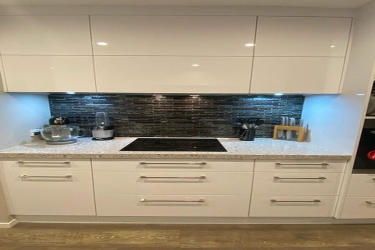 Photo of property in 105 Sandspit Road, Shelly Park, Auckland, 2014