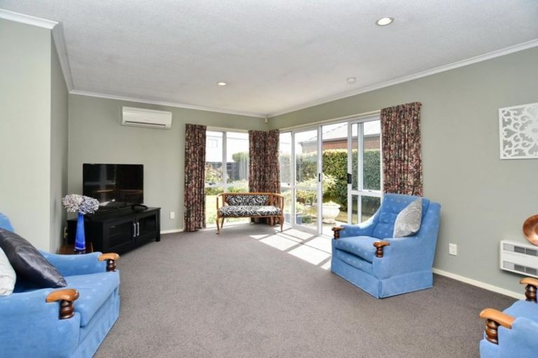 Photo of property in 1/9 Phoenix Lane, Northcote, Christchurch, 8052