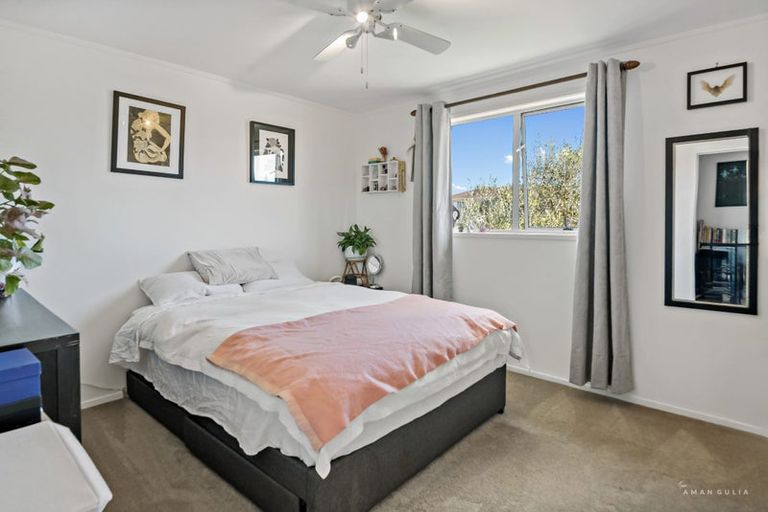 Photo of property in 13 Bodi Place, Te Atatu South, Auckland, 0610