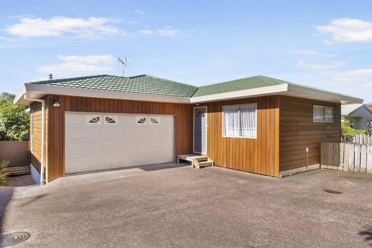 Photo of property in 16a Kokiri Street, Te Atatu South, Auckland, 0610