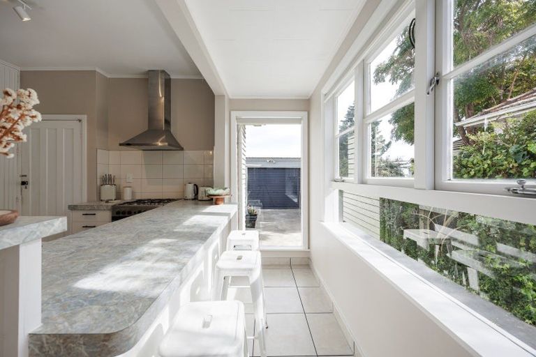 Photo of property in 41 Nuffield Avenue, Marewa, Napier, 4110