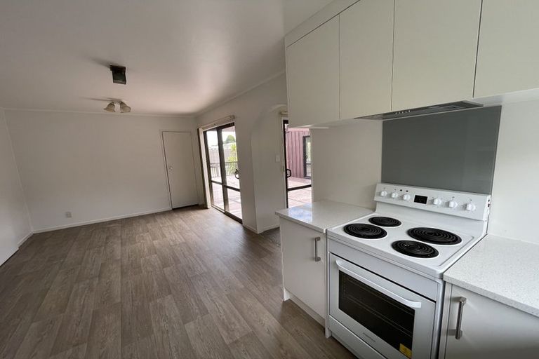 Photo of property in 31 Aronia Way, Goodwood Heights, Auckland, 2105