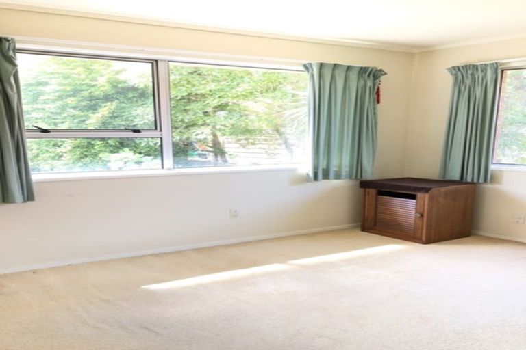Photo of property in 63 Lynden Avenue, Hillcrest, Auckland, 0627