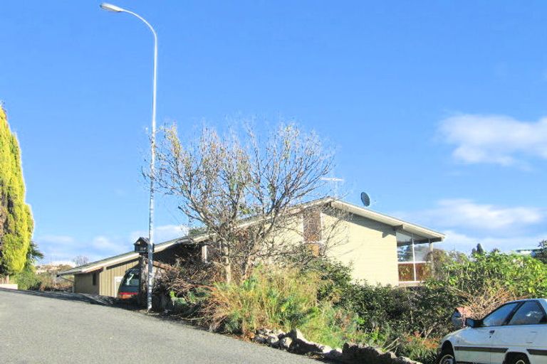 Photo of property in 18 Hadfield Terrace, Bluff Hill, Napier, 4110