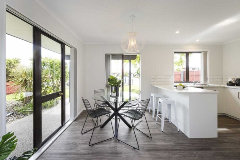 Photo of property in 20 Colonial Place, Kelvin Grove, Palmerston North, 4414