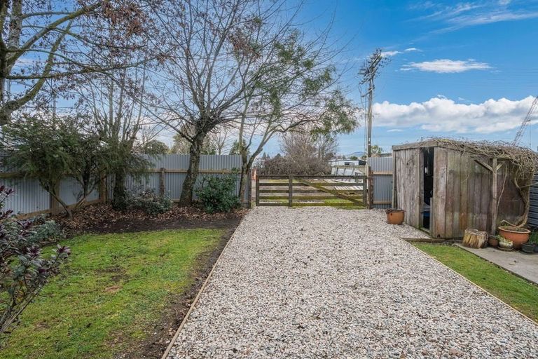 Photo of property in 16 Eden Street, Milton, 9220