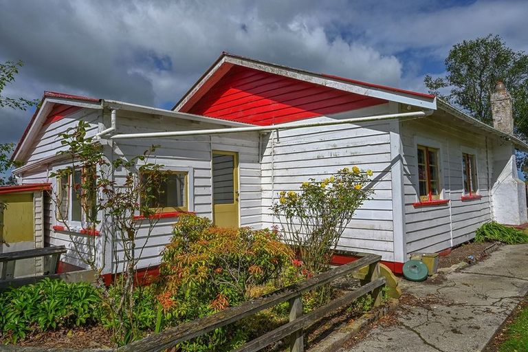 Photo of property in 3 Aitcheson Street, Kaitangata, 9210