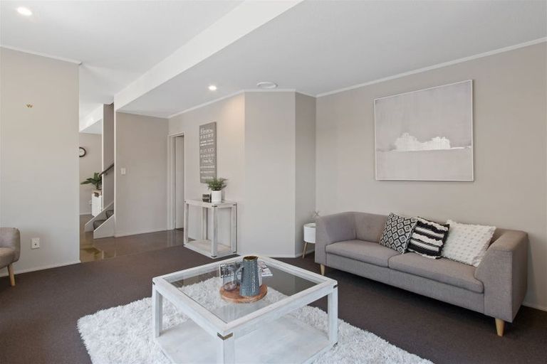 Photo of property in 10 Castle Way, Beckenham, Christchurch, 8023