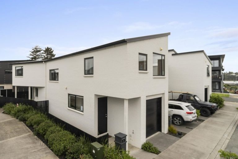 Photo of property in 8 Frank Gill Road, Hobsonville, Auckland, 0616
