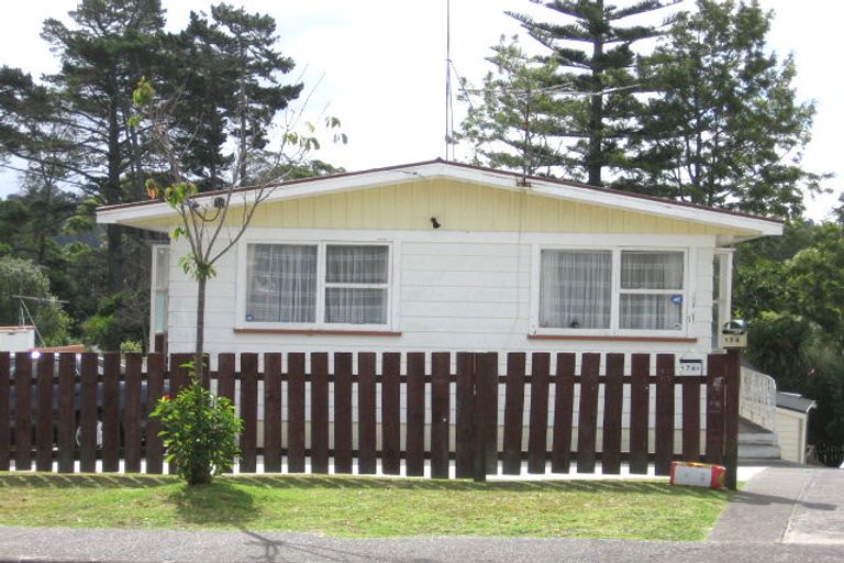 Photo of property in 174 Beach Haven Road, Beach Haven, Auckland, 0626