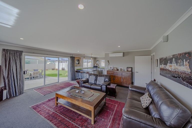 Photo of property in 18 Belgrove Place, Waipukurau, 4200