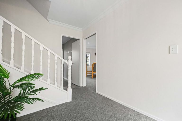 Photo of property in 19 Dallinger Street, St Andrews, Hamilton, 3200