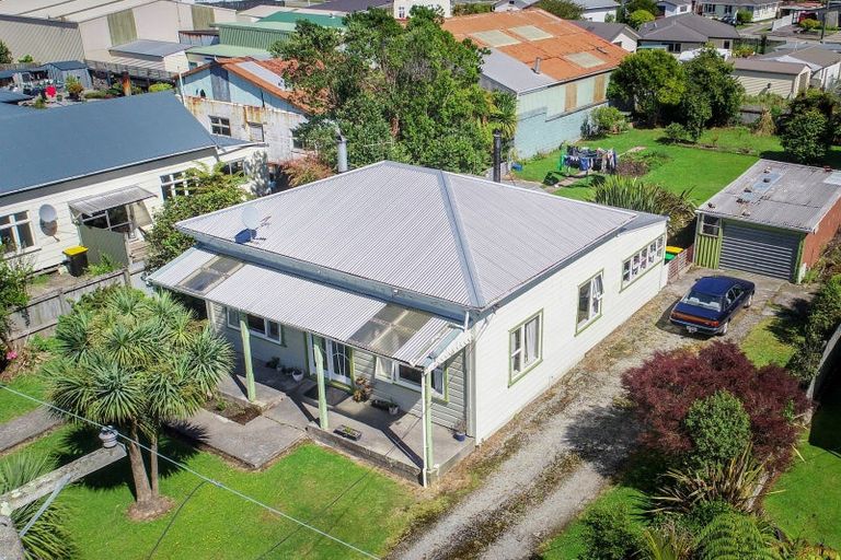 Photo of property in 128 Queen Street, Westport, 7825