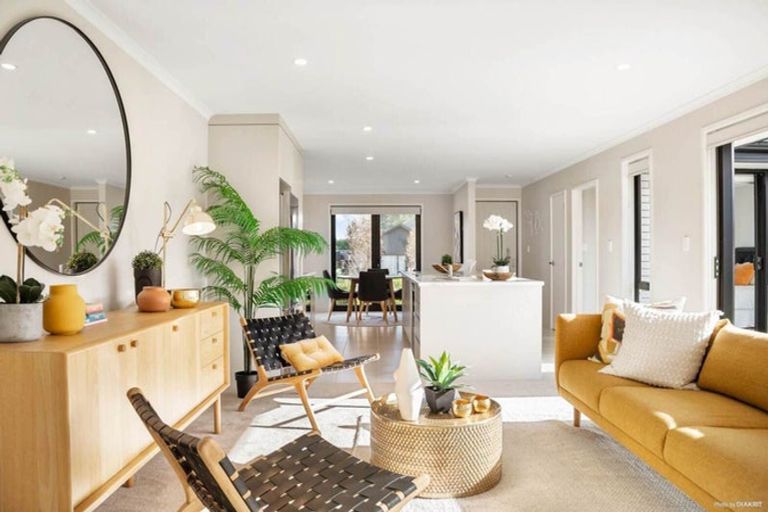 Photo of property in 26 Metoriti Crescent, Karaka, 2124