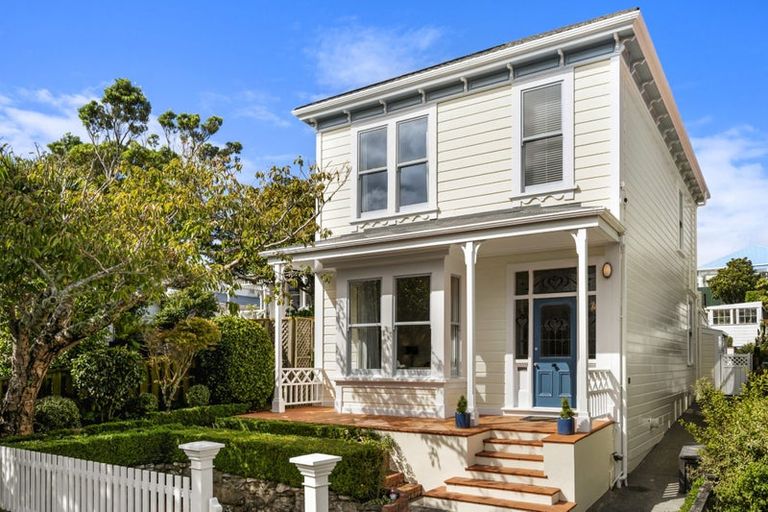 Photo of property in 33 Grove Road, Kelburn, Wellington, 6012