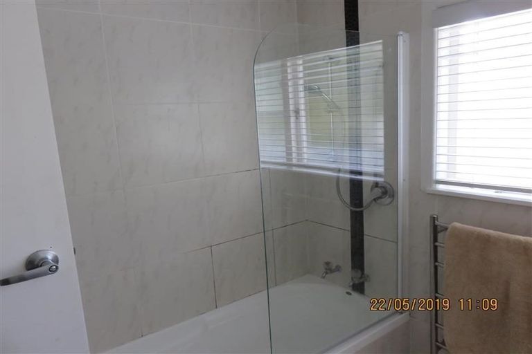 Photo of property in 22 Hepburn Road, Glendene, Auckland, 0602