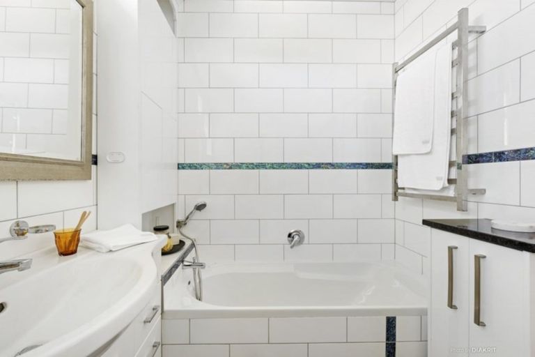 Photo of property in 40 Chamberlain Road, Karori, Wellington, 6012