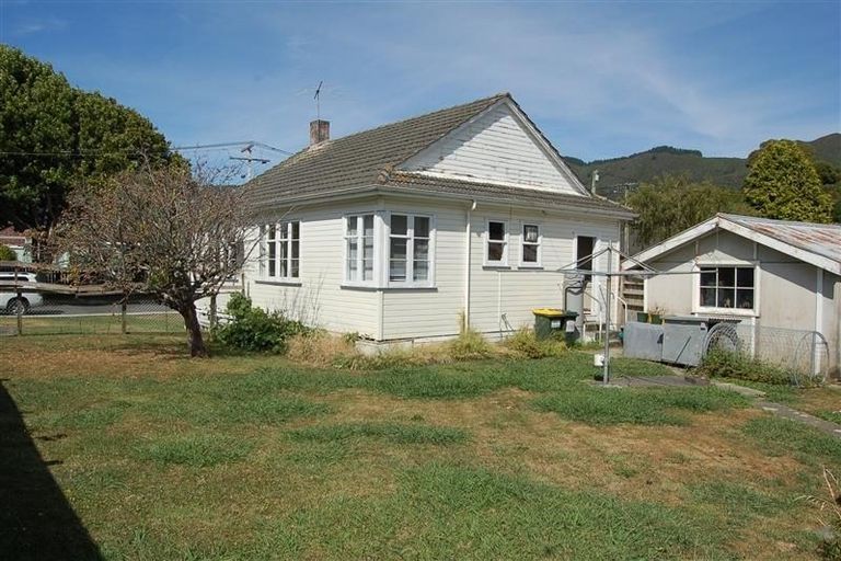 Photo of property in 55 Waddington Drive, Naenae, Lower Hutt, 5011