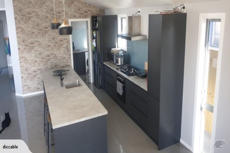 Photo of property in 3 Kamahi Street, Castlecliff, Whanganui, 4501